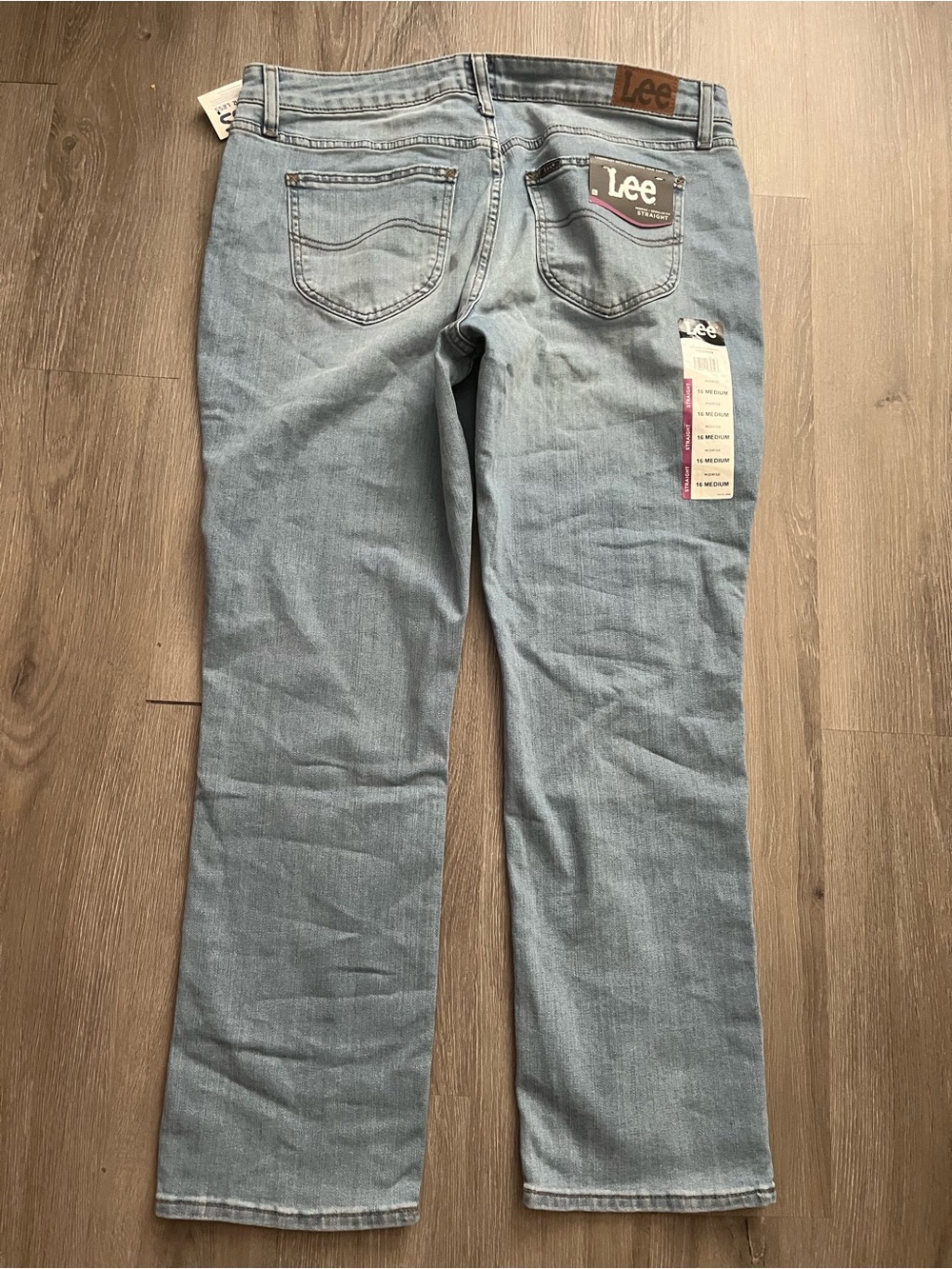 Lee Women Size 16 Medium Light Blue Straight Fit Jeans NWT - Picture 4 of 5